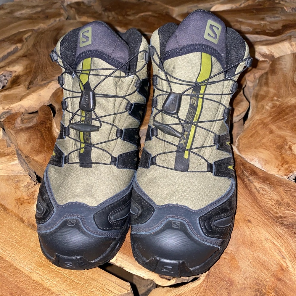 Salomon high tops